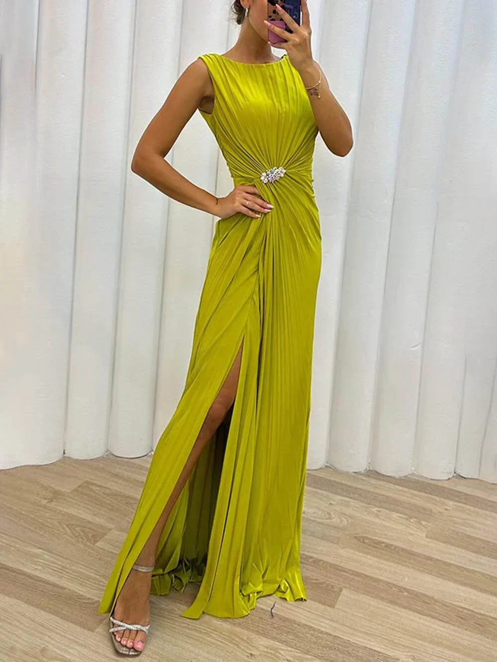 Women's Pleated Maxi Evening Dress - VibreMode