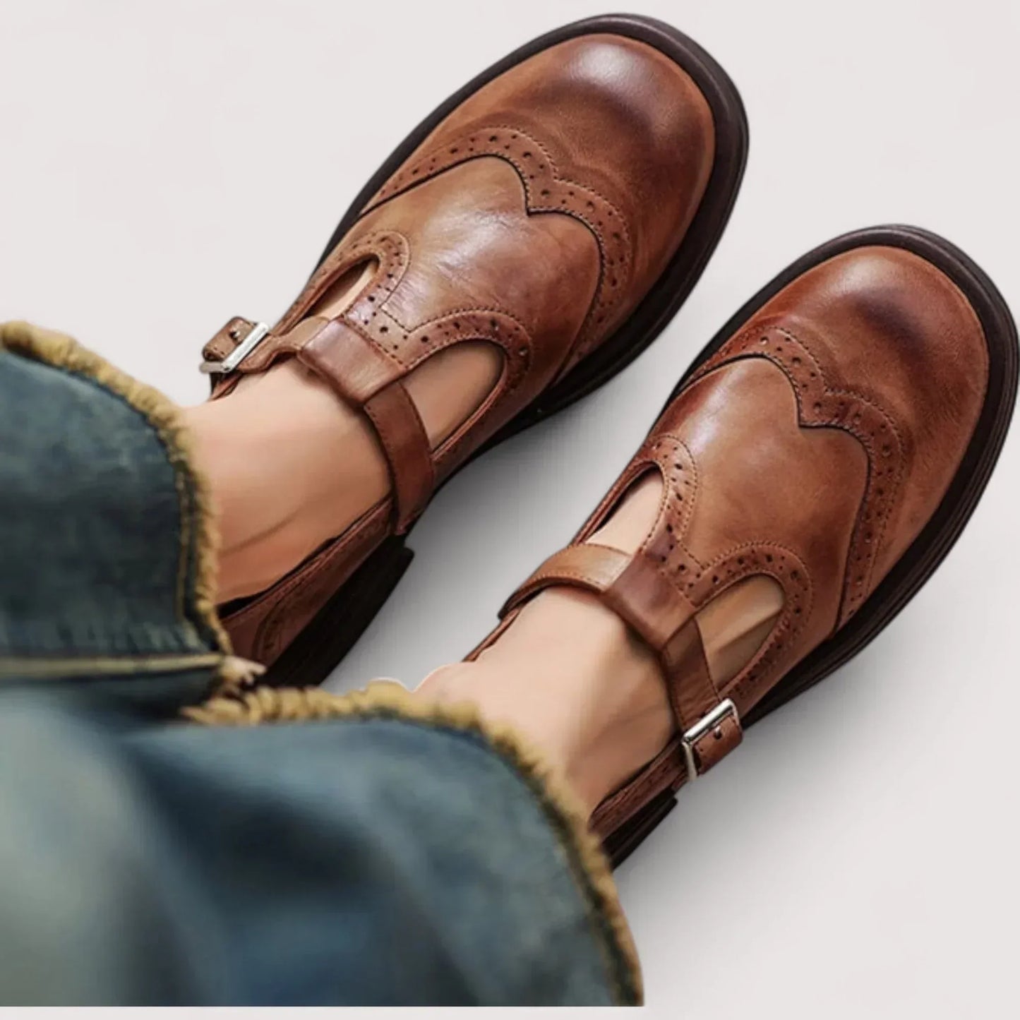 Women's Mary Jane Shoes Decorative Brogue Detailing - VibreMode