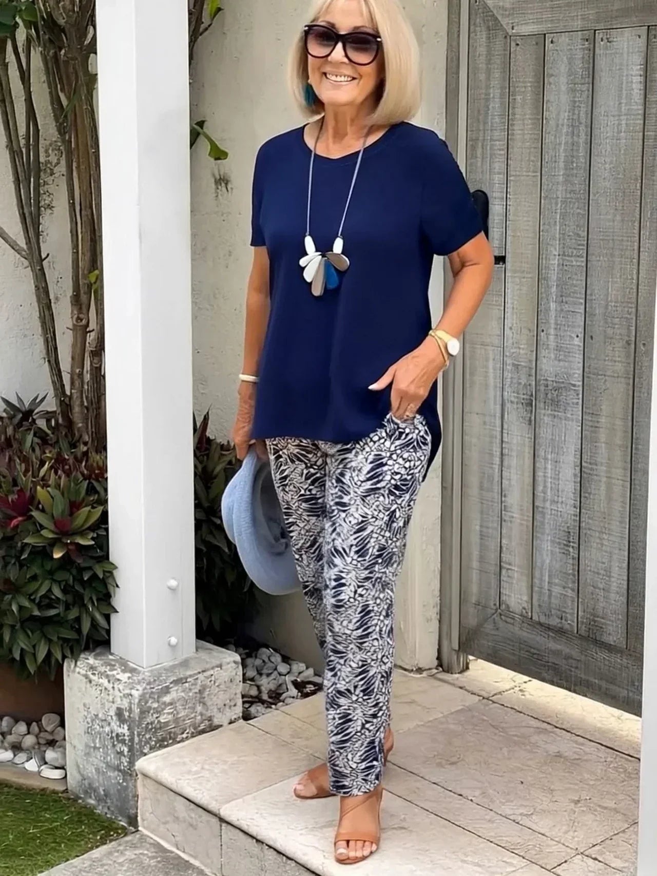 Women's Coastal Round Neck And Printed Pants Set - VibreMode