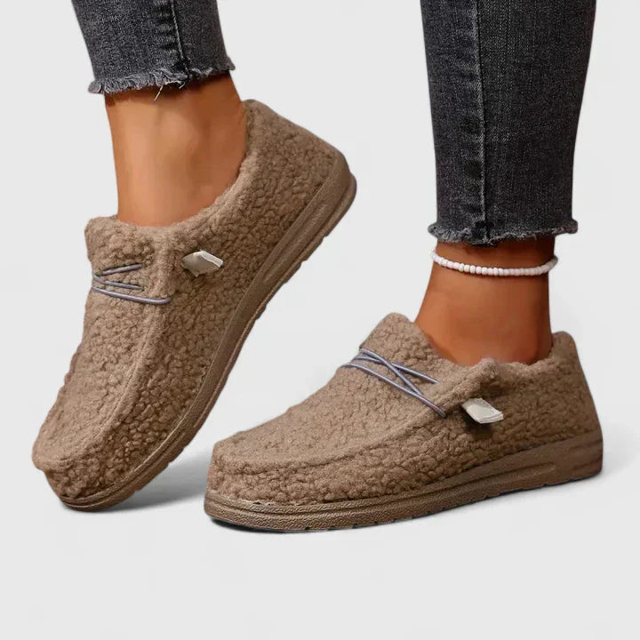 Women's Low Cut Textured Loafers - VibreMode