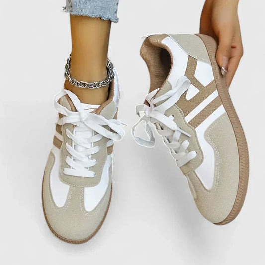 Vintage Style Low Top Sneakers for Women in Beige White - VibreMode