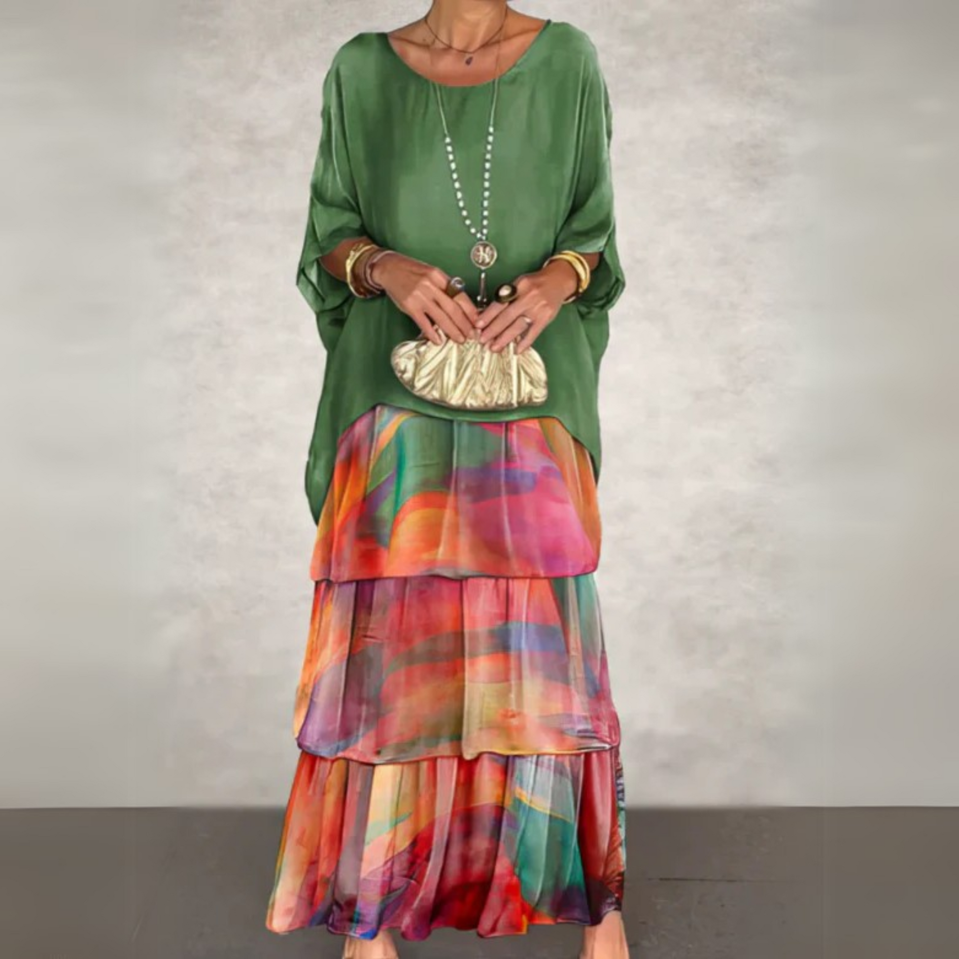 Elegant Women's Long Flowing Dress - VibreMode
