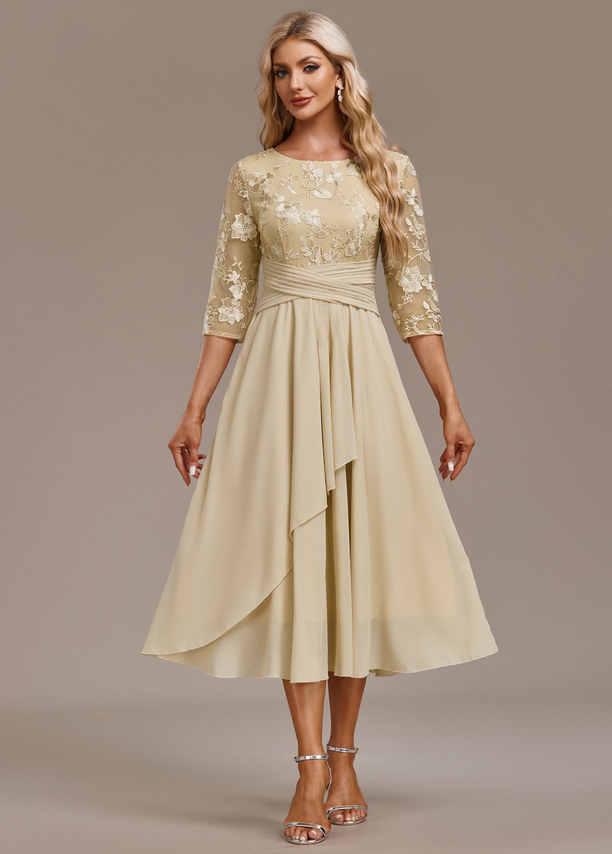 Women's Embroidered Round Neck Midi Dress