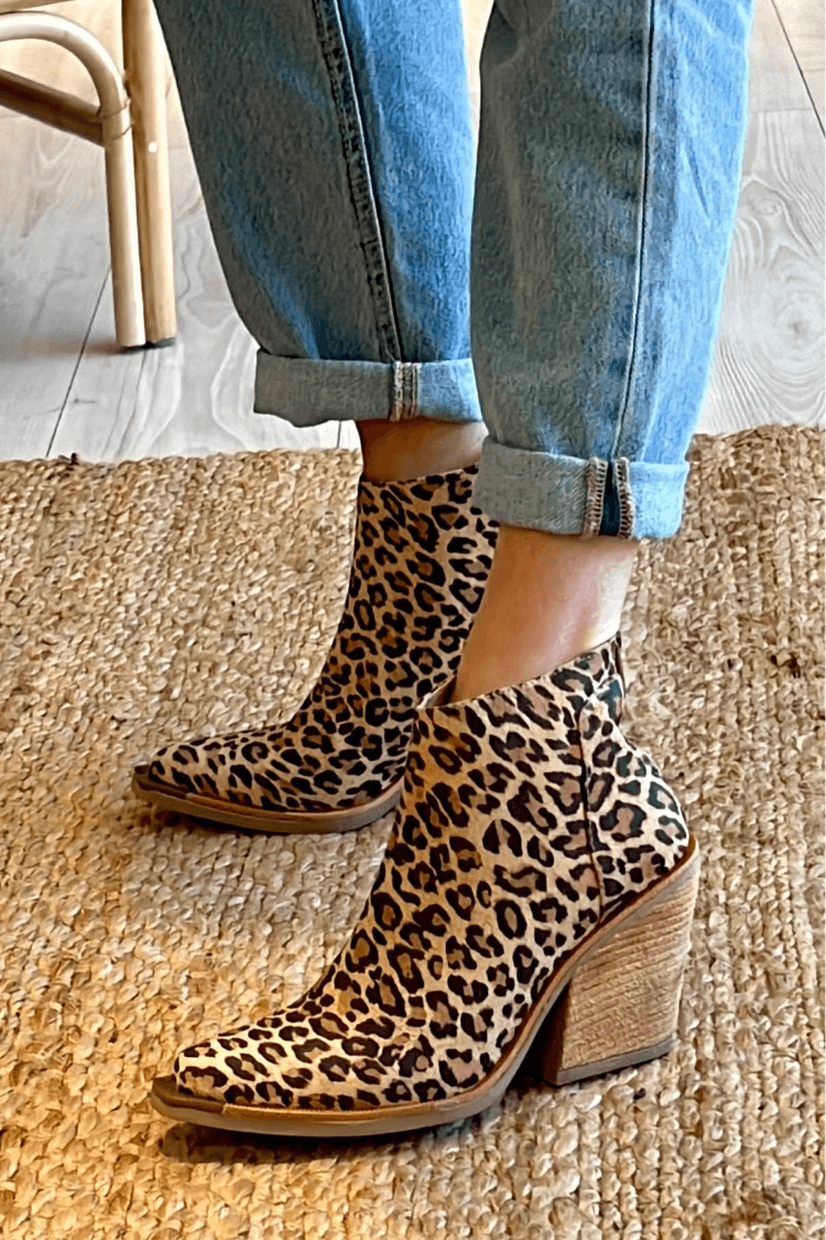 Eliana Women's Pointed Cowboy Boots