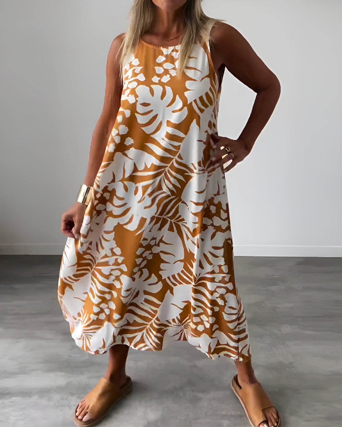 Chic Sleeveless Flowy Formal Evening Dress