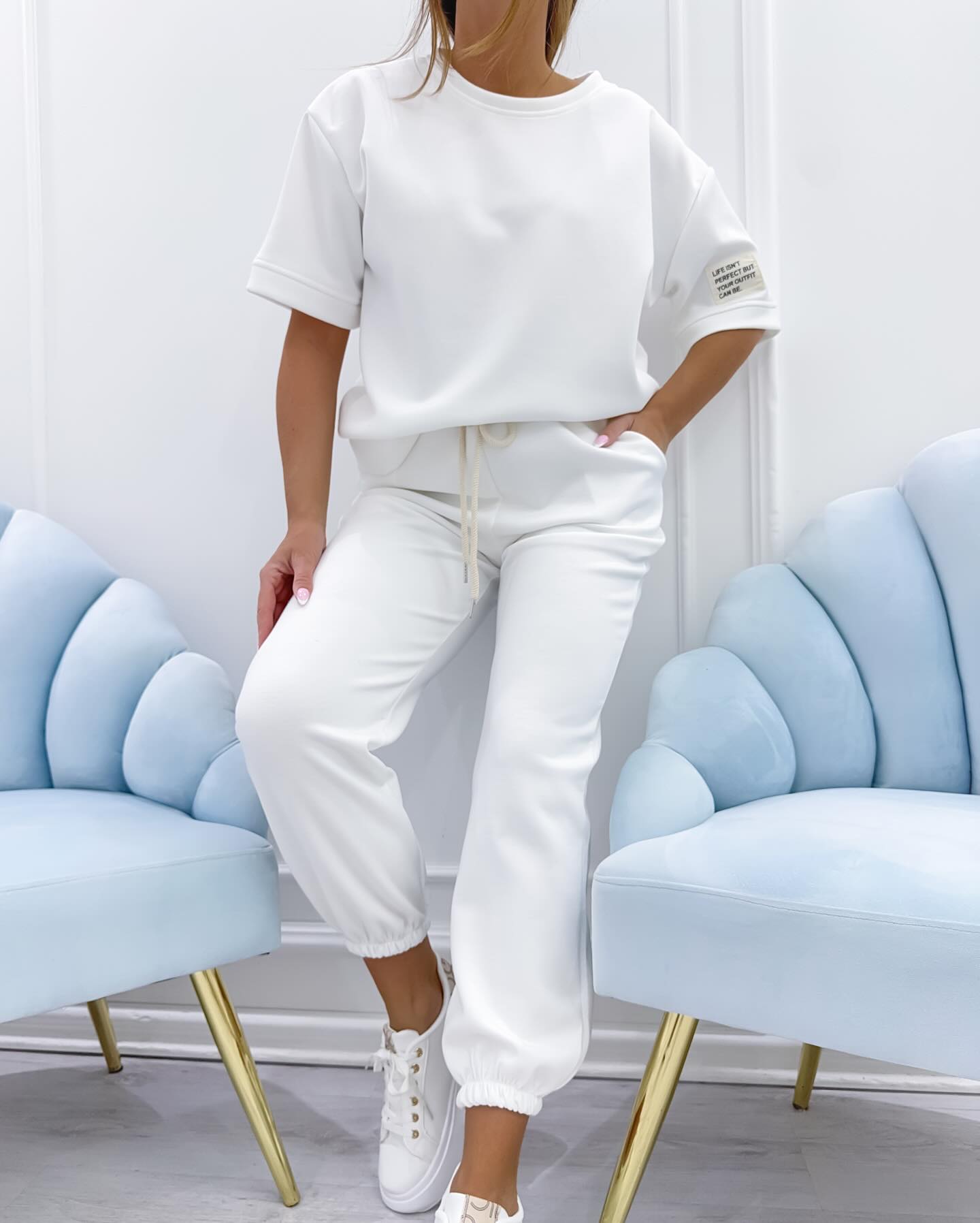 Women's T-Shirt And Jogger Pants Set - VibreMode
