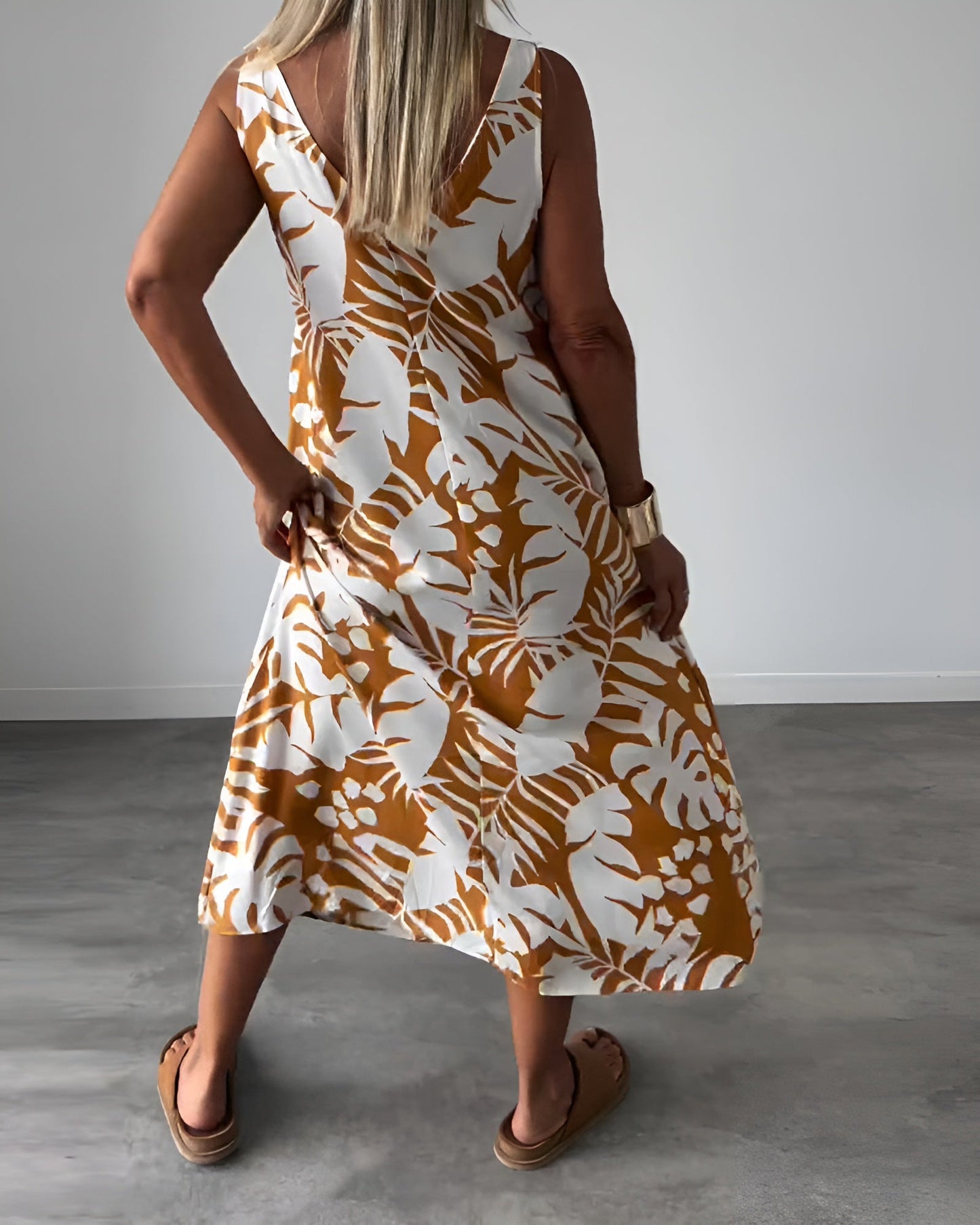 Chic Sleeveless Flowy Formal Evening Dress