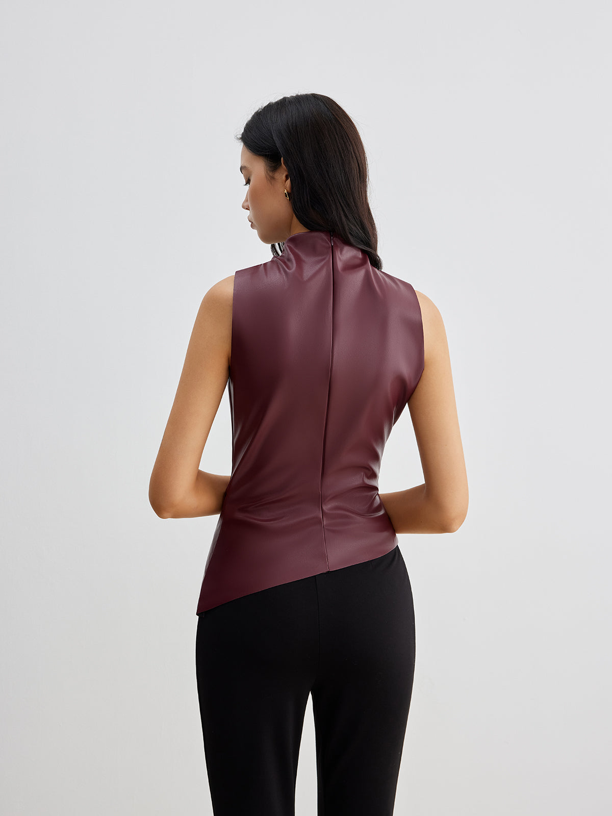 Women's Sleeveless High Neck Draped Design Gathered Waist
