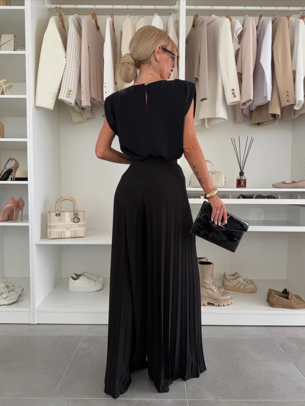 Elegant Ladies Suit with Pleated Pants and Blouse