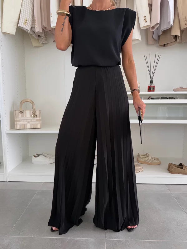 Elegant Ladies Suit with Pleated Pants and Blouse