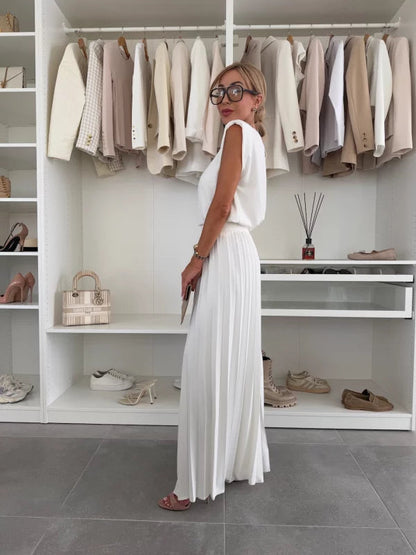 Elegant Ladies Suit with Pleated Pants and Blouse