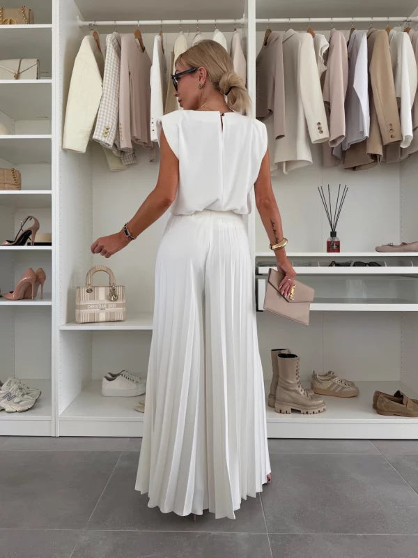 Elegant Ladies Suit with Pleated Pants and Blouse