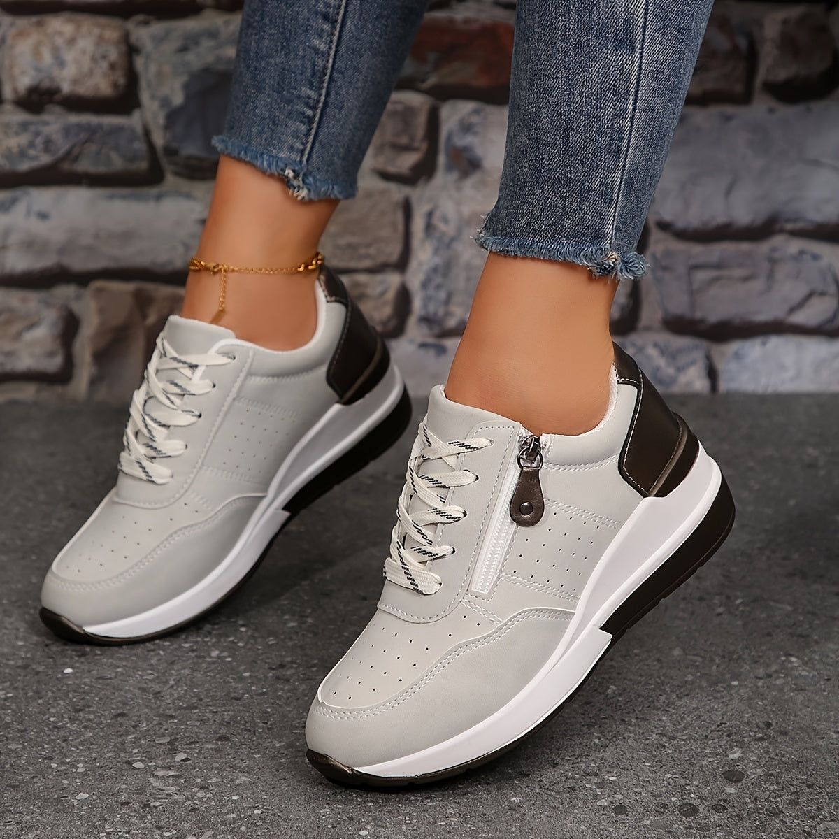 Women's Perforated Low- Sneakers Comfortable - VibreMode