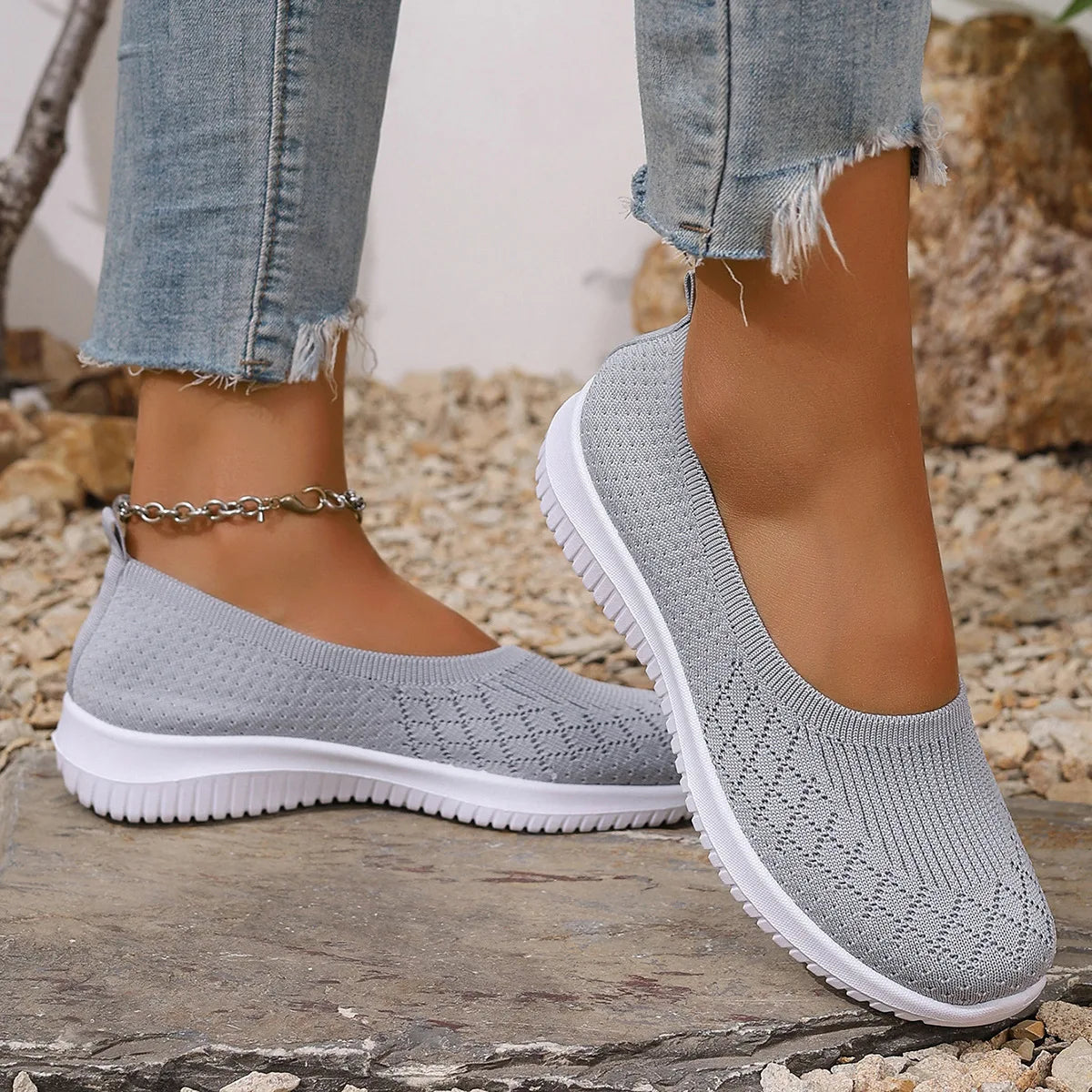 Women's Slip On Shoes Closed Toe Knit Upper - VibreMode