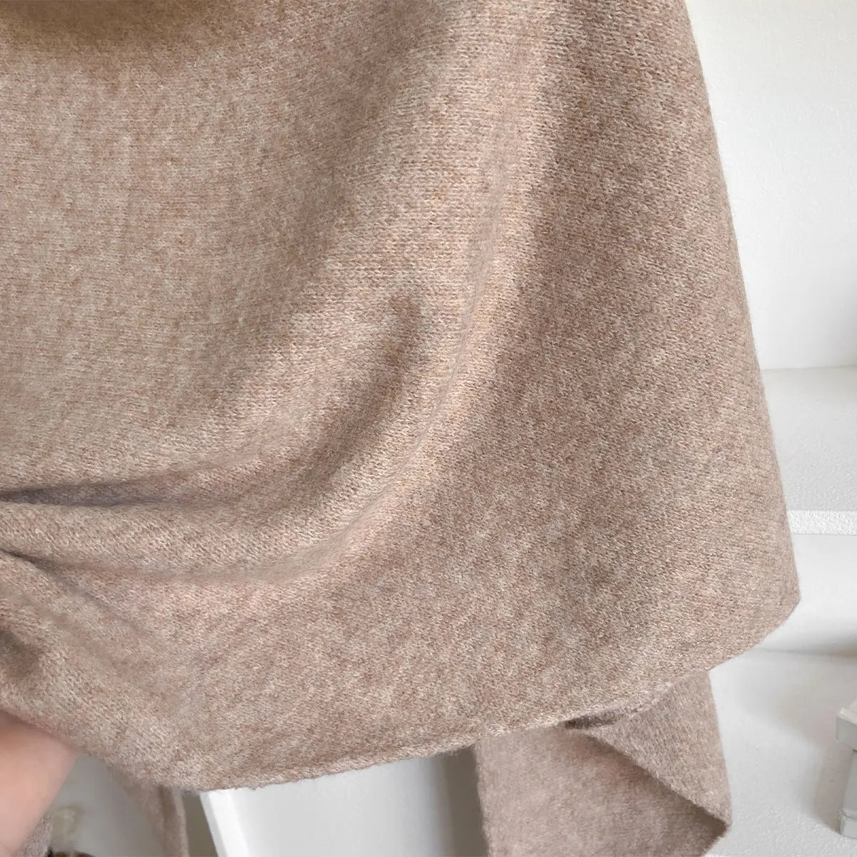 Women's Wide Shoulder Scarf
