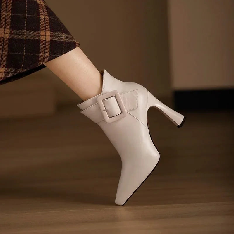 Women's Buckle Heel Boots - VibreMode