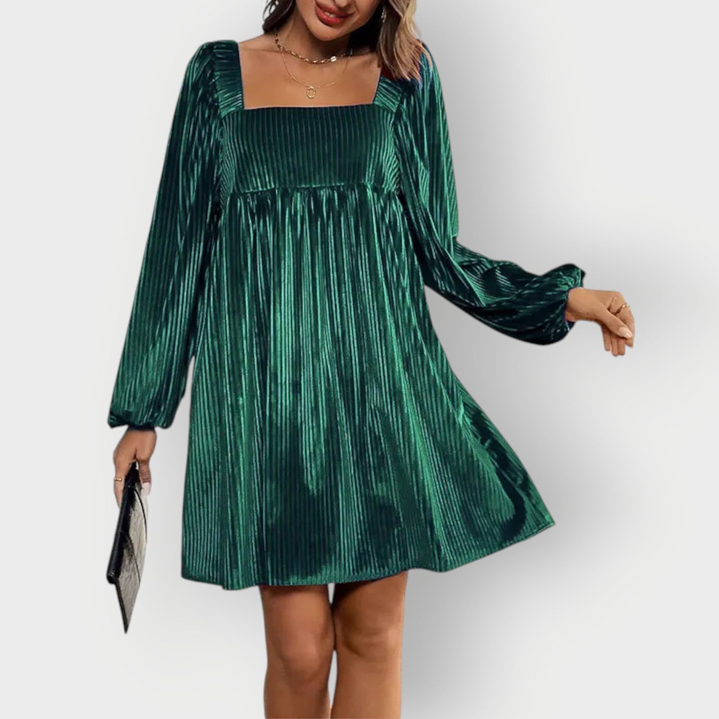 Women's Backless Velvet Dress - VibreMode