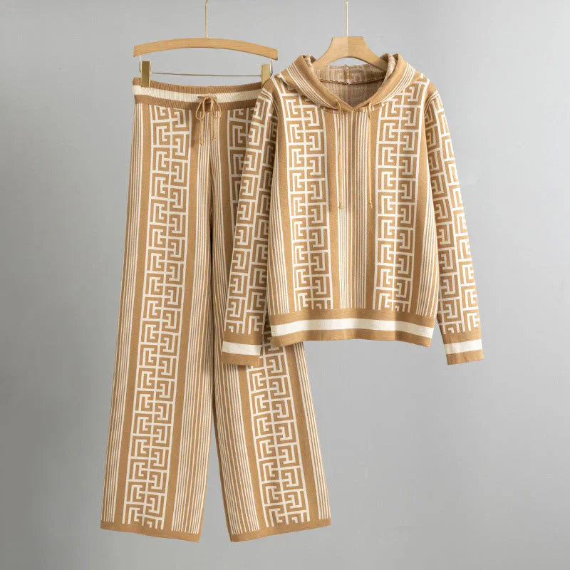 Women's Cozy Hoodie And Pants Set - VibreMode