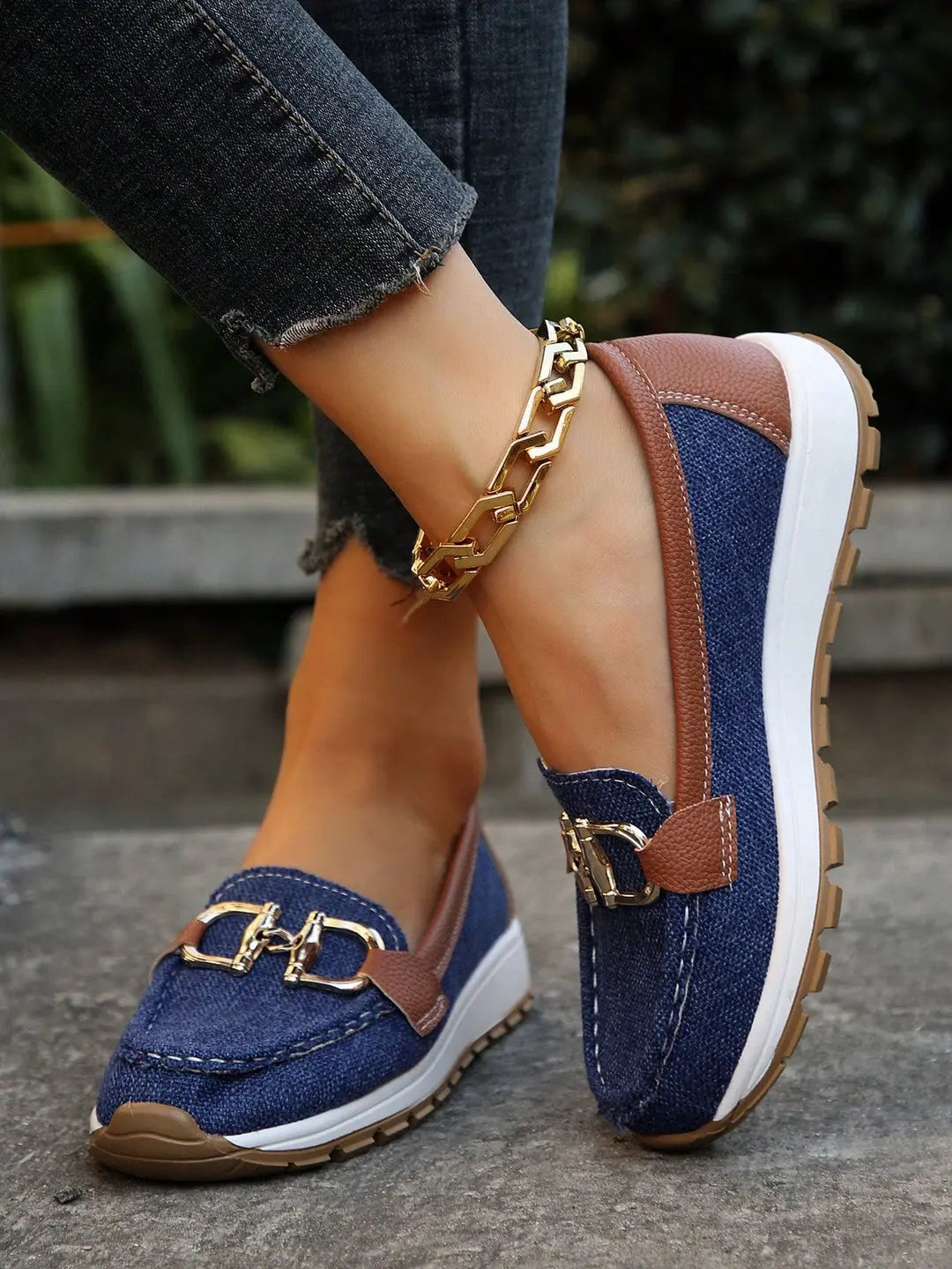 Stylish Black Loafers for Women – Elegant & Comfortable Fit