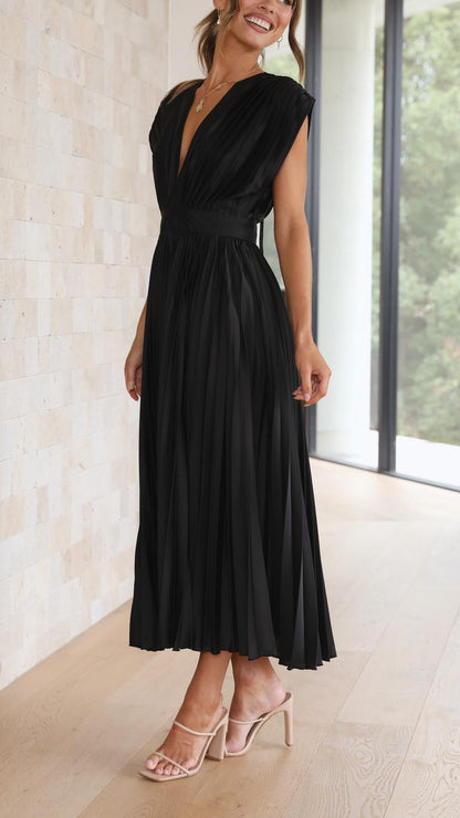 Elegant Women's Pleated Maxi Dress