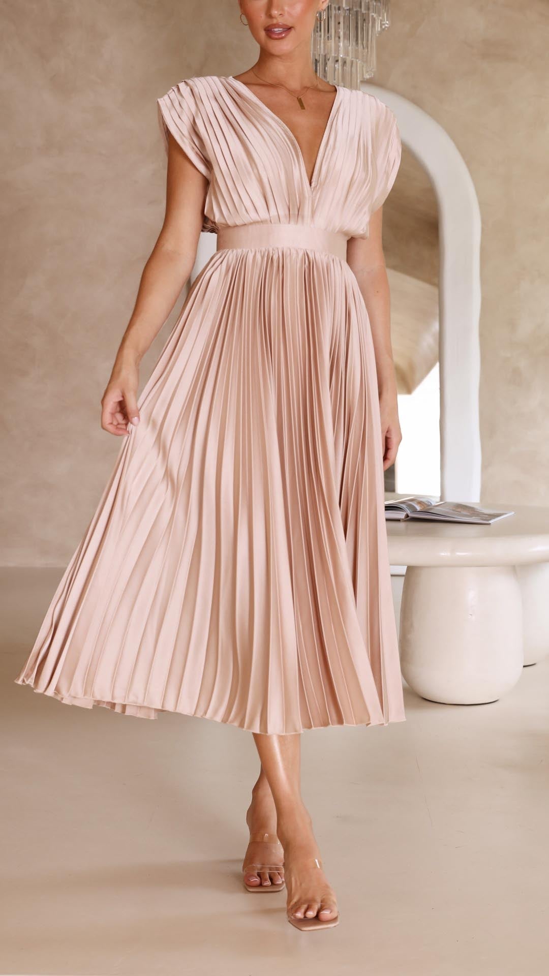 Elegant Women's Pleated Maxi Dress