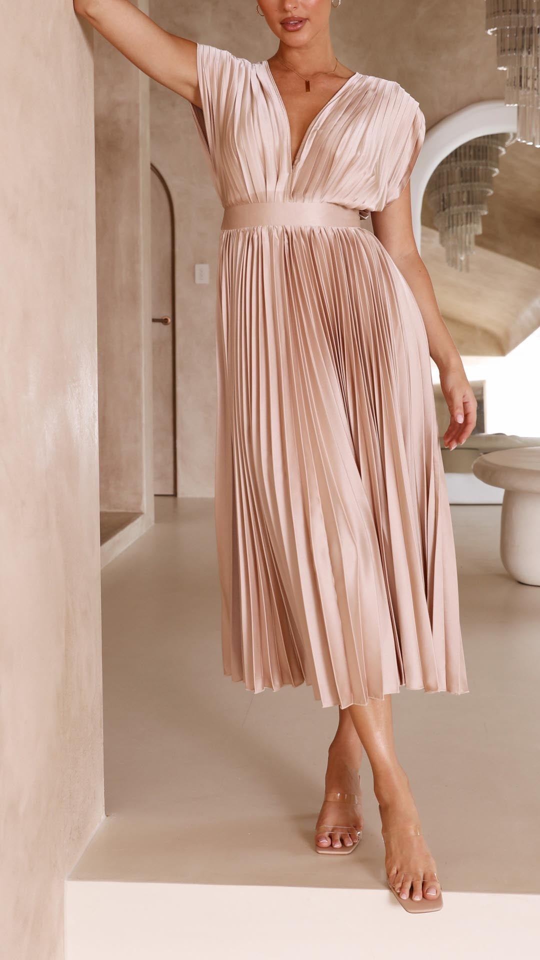 Elegant Women's Pleated Maxi Dress