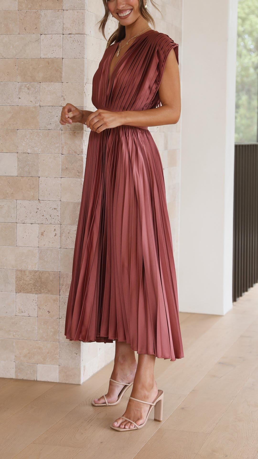 Women's V-Neck Pleated Maxi Dress