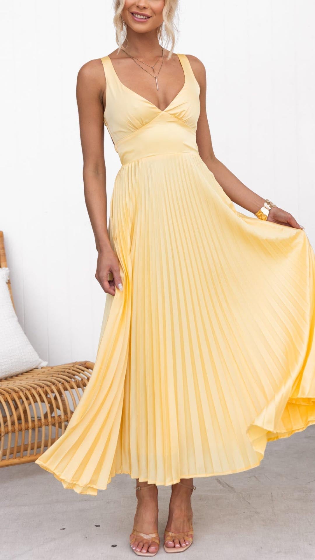 Eileen Women's Pleated V-Neck Maxi Dress - VibreMode
