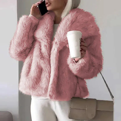 Chic Ladies Short Faux Fur Coat - VibreMode