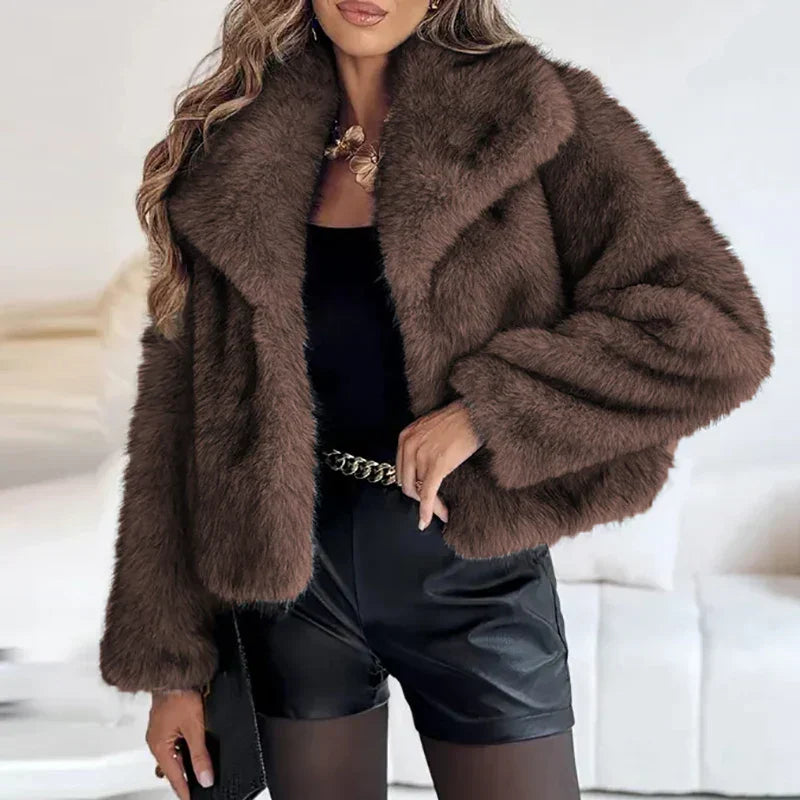 Chic Ladies Short Faux Fur Coat