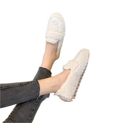 Soft Cozy Moccasin Slippers - VibreMode