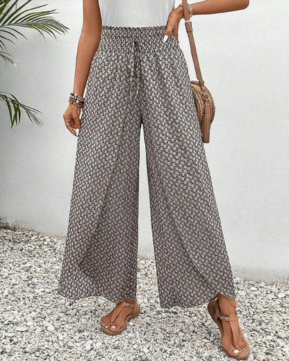 Vera Women's Relaxed Fit Wide Leg Trousers - VibreMode