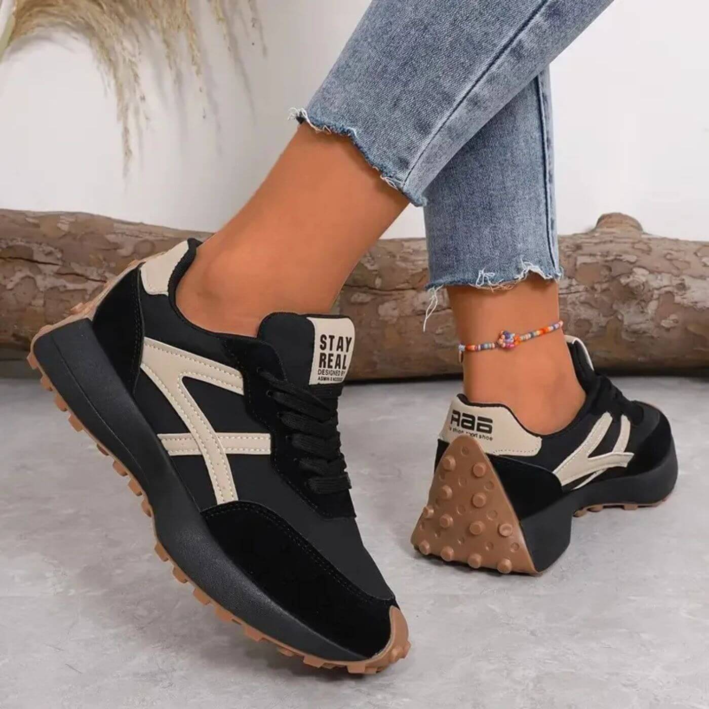 Women's Retro Lace-Up Sneakers Casual Athletic Shoes