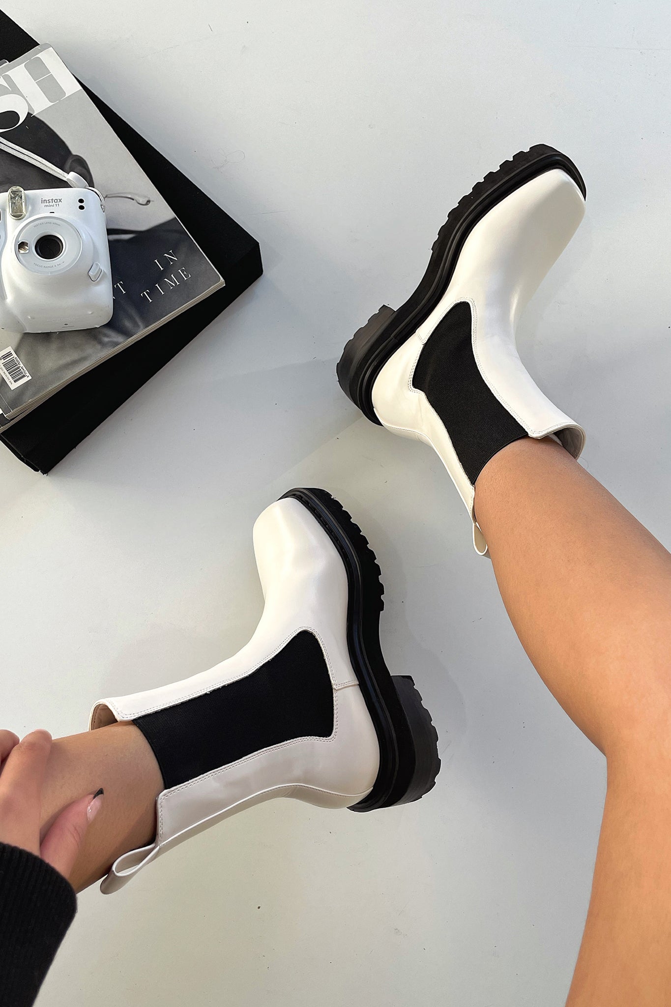 Women's Two-Tone Ankle Boots - VibreMode
