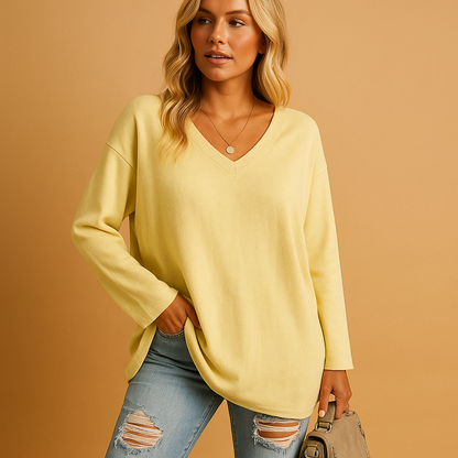 Lightweight summer top for women with a relaxed fit and short sleeves, suitable for casual wear, warm days, and everyday summer outfits.