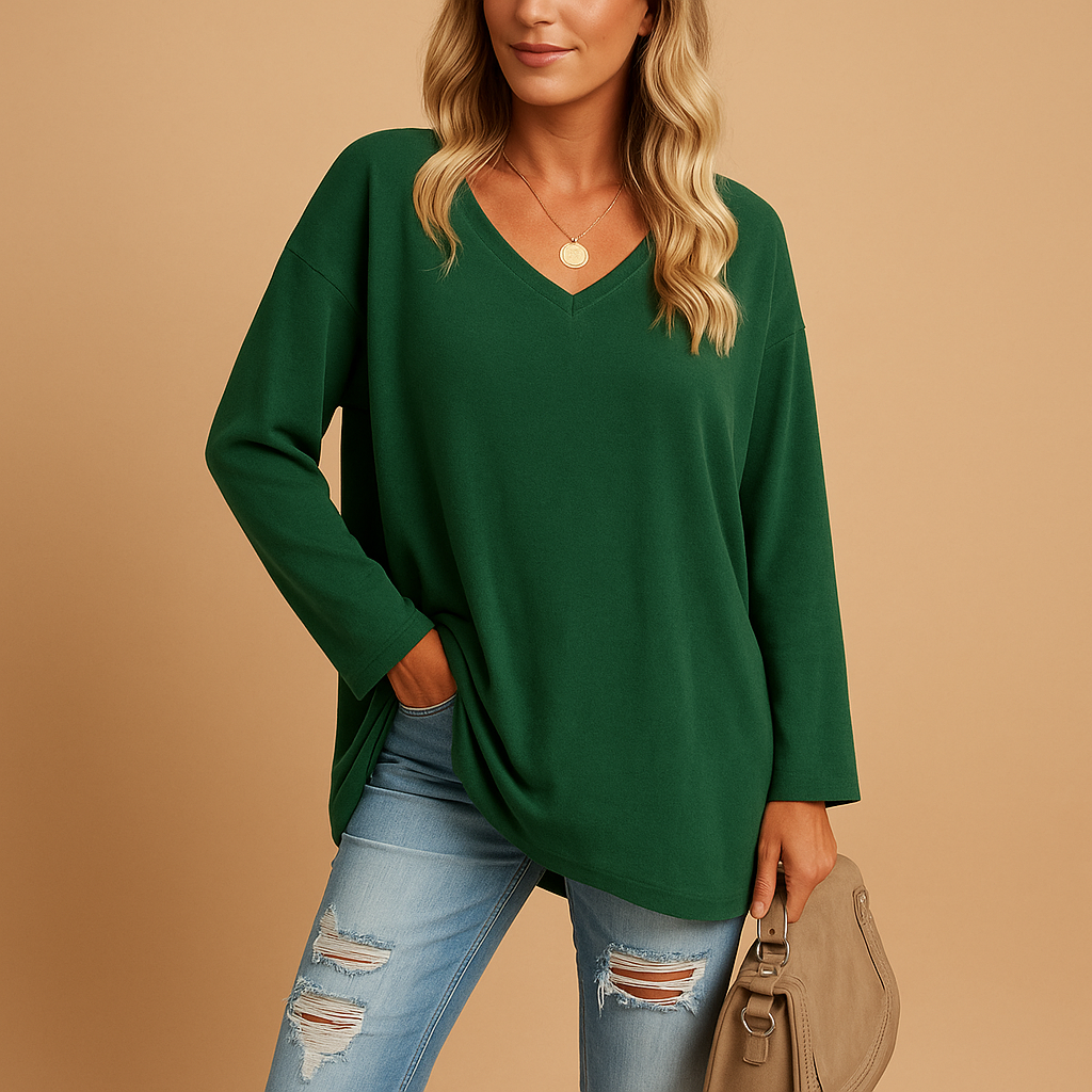 Lightweight summer top for women with a relaxed fit and short sleeves, suitable for casual wear, warm days, and everyday summer outfits.