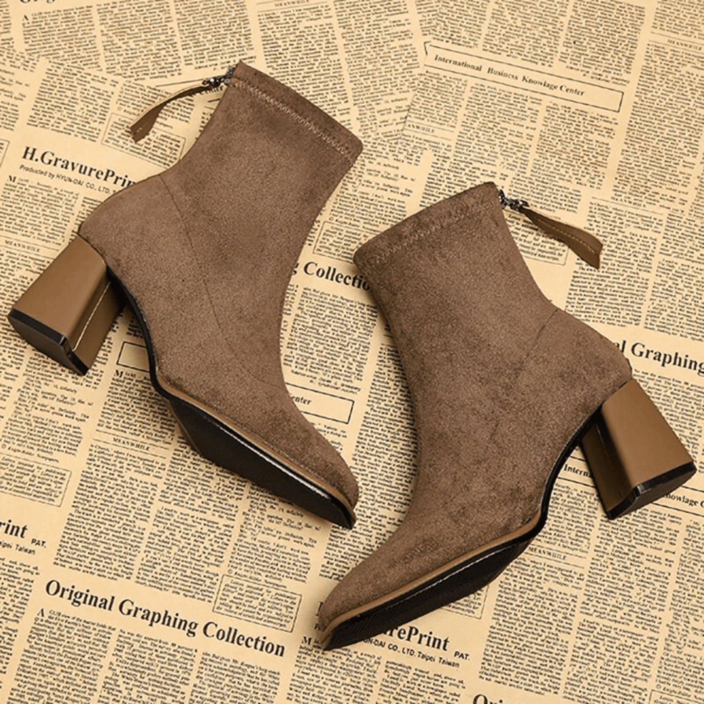 Women's Block Heel Boots Rear Zipper Detail - VibreMode